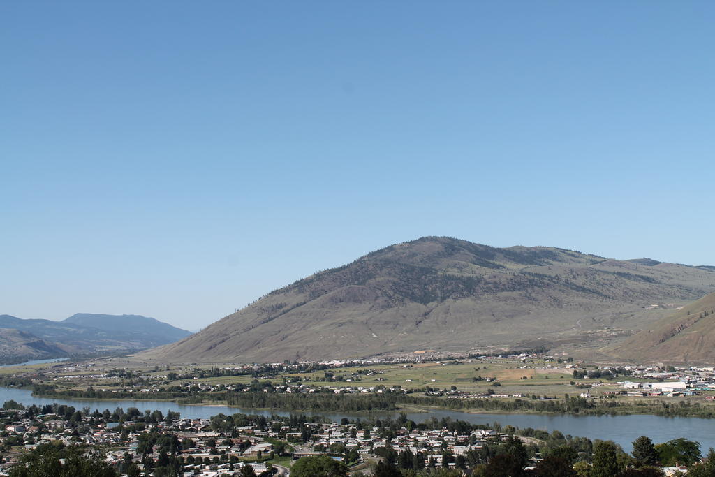 Knights Inn Kamloops Bagian luar foto